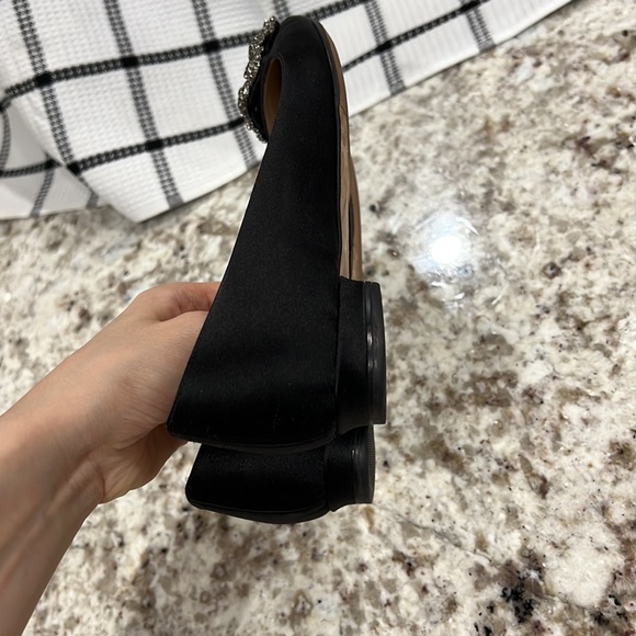 MANOLO BLAHNIK Hangisiflat Embellished Satin Ballet Flats - Picture 16 of 17